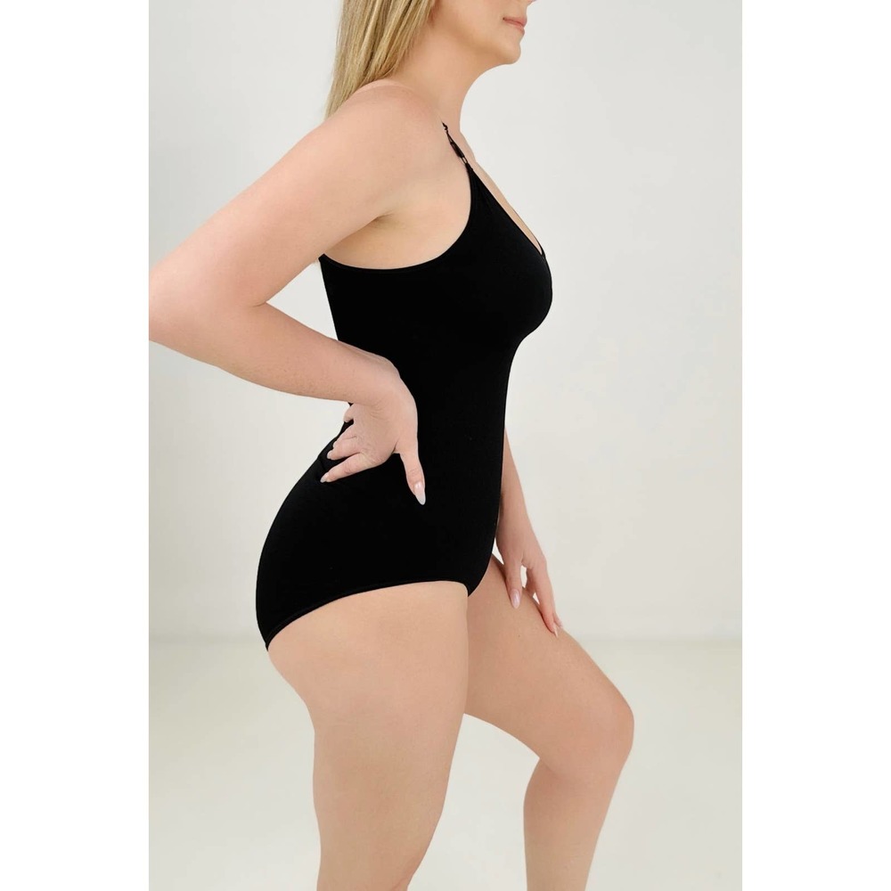 Smoothing Shapewear Bodysuit in Black Size 3X